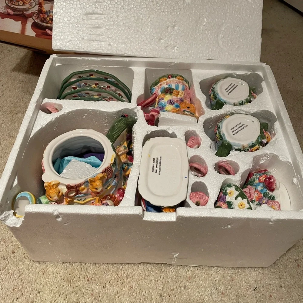 Springtime Ceramic Tea Set - Picture 11 of 11